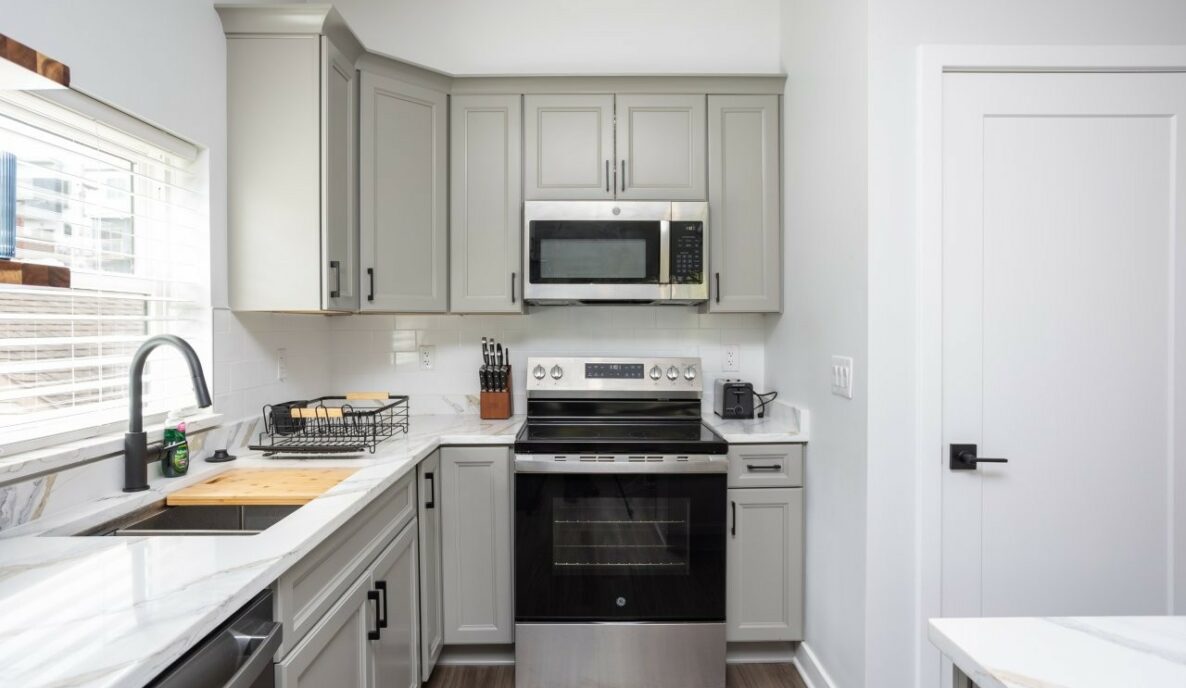 Oven and Kitchen Counters